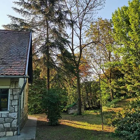 Irofeszek Vendeghaz Holiday home Zebegeny